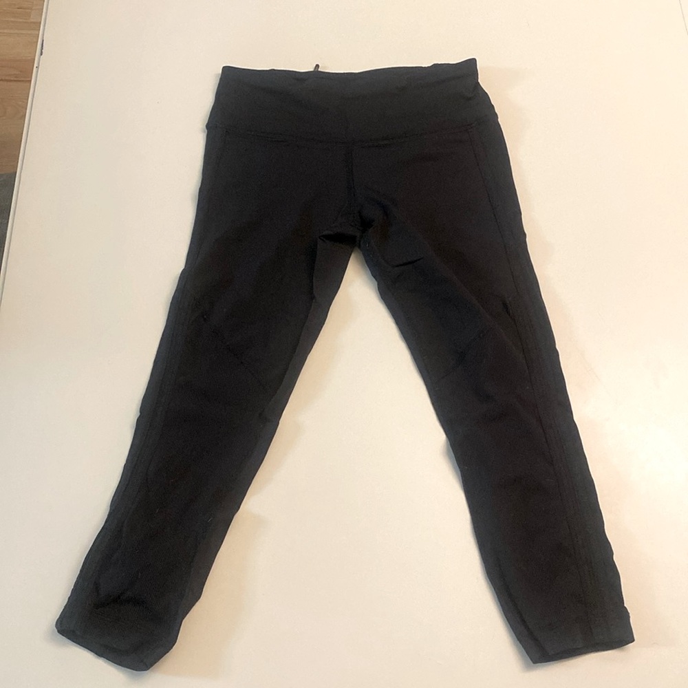 Black lululemon capri leggings size 2